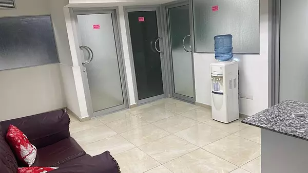 oficinas y locales comerciales - Alquiler Oficina ubicada en la Calle Benito Monción, Gazcue, Santo Domingo 3