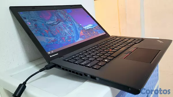 computadoras y laptops - Lenovo T460 14 Pulg Core i5 6ta Gen Ram 8gb ddr4 Disco 256GB SSD Solido hdmi 2
