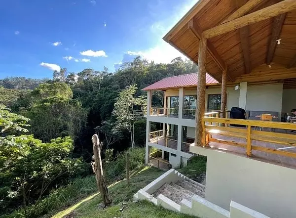 casas vacacionales y villas - Villa con Vista a la Ciudad de Jarabacoa  5