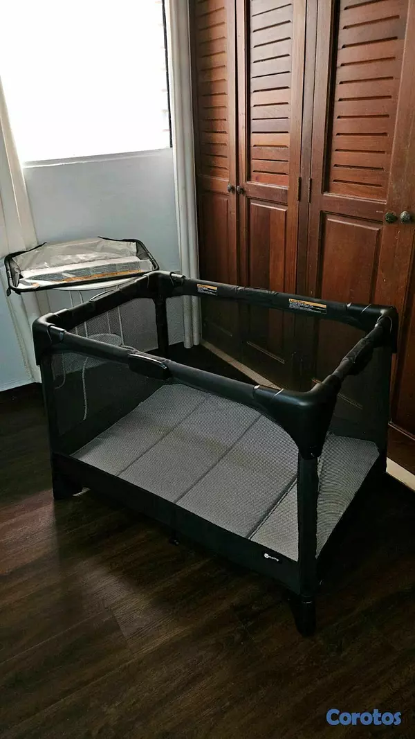 muebles - Corral 4Moms + cambiador y bulto 7