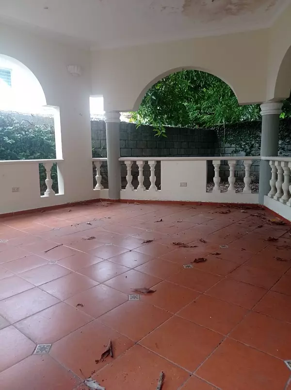 apartamentos - Casa en alquiler para oficina en El Millon 7