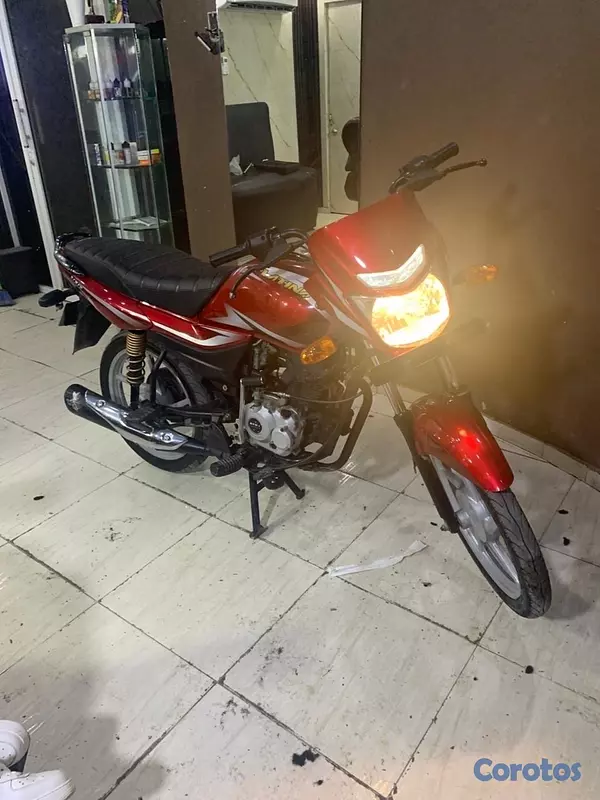motores y pasolas - Vendo Bajaj Platina 100cc 5