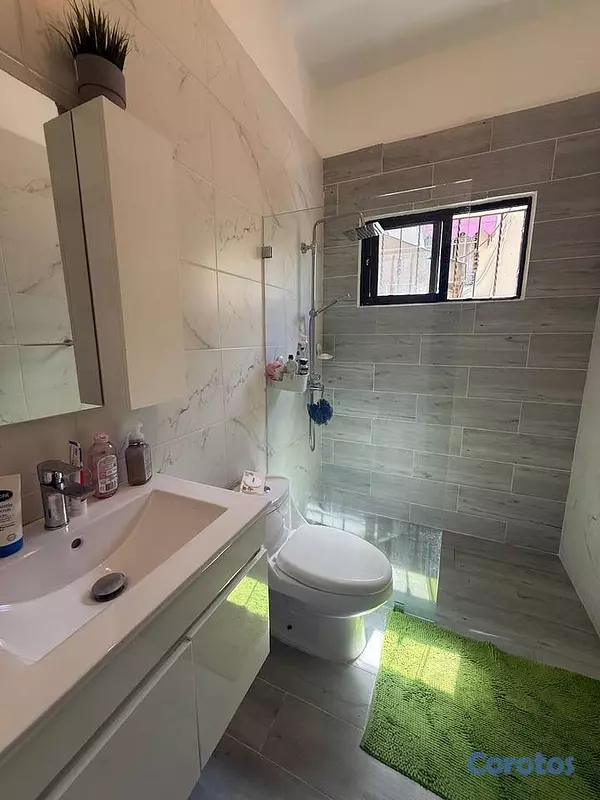 casas - Casa de 3 habitaciones 2 baños en venta en Colinas 10