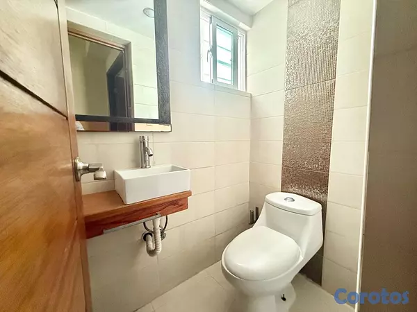 apartamentos - vendo en el millón piso 4 tres habitaciones 2.5 baños dos parqueos servicio  8