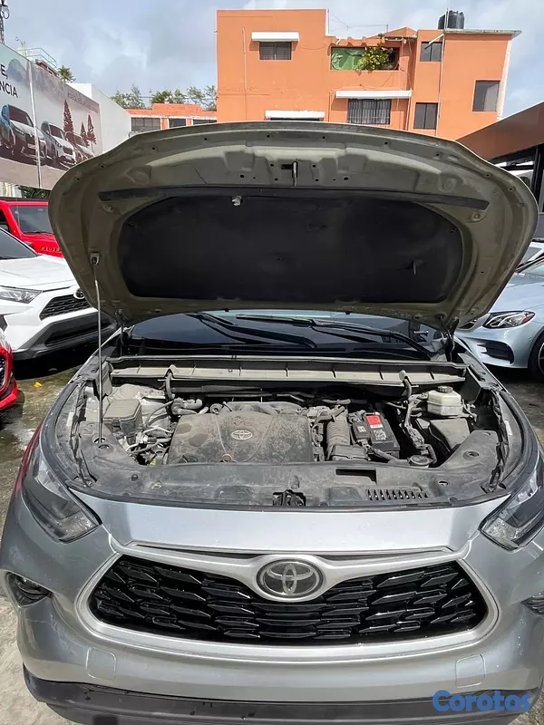 jeepetas y camionetas - Toyota Highlander XLE 2020 10