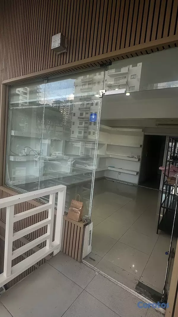 oficinas y locales comerciales - Alquiler en plaza  3