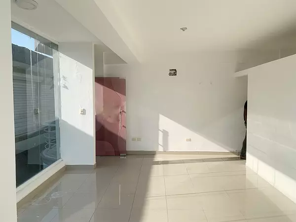 oficinas y locales comerciales - Local gran visibilidad comercial 3