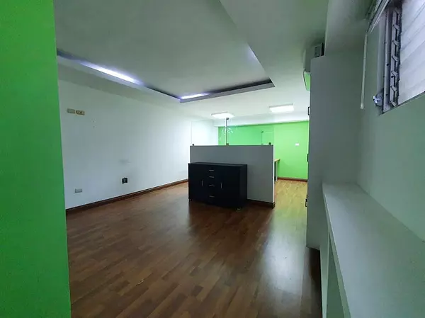 oficinas y locales comerciales - Local céntrico en Piantini 2