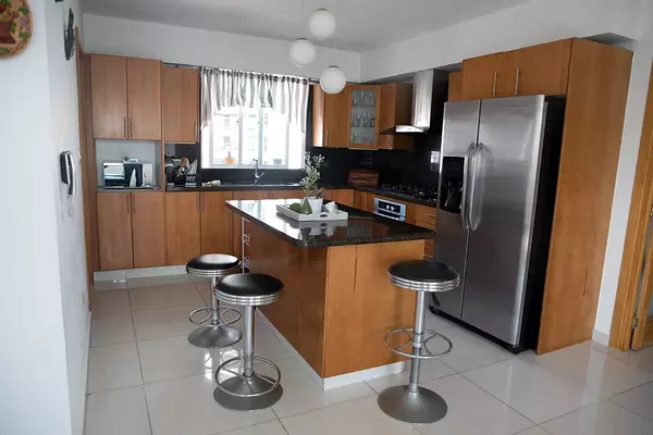 penthouses - Apartamento Clásico tipo Penhouse de 3 niveles (Piso 9,10,11), Naco 7
