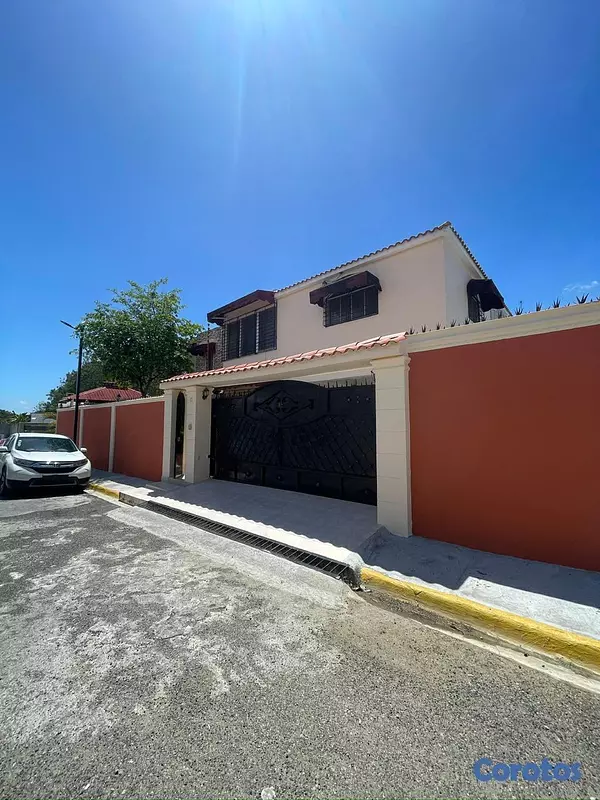 casas - Exclusiva residencia en la Jacobo Majluta 3