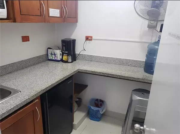 oficinas y locales comerciales - Oficina en zona céntrica de arroyo hondo 4