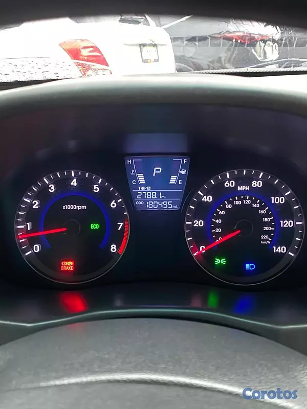 carros - Hyundai Accent 2012 3