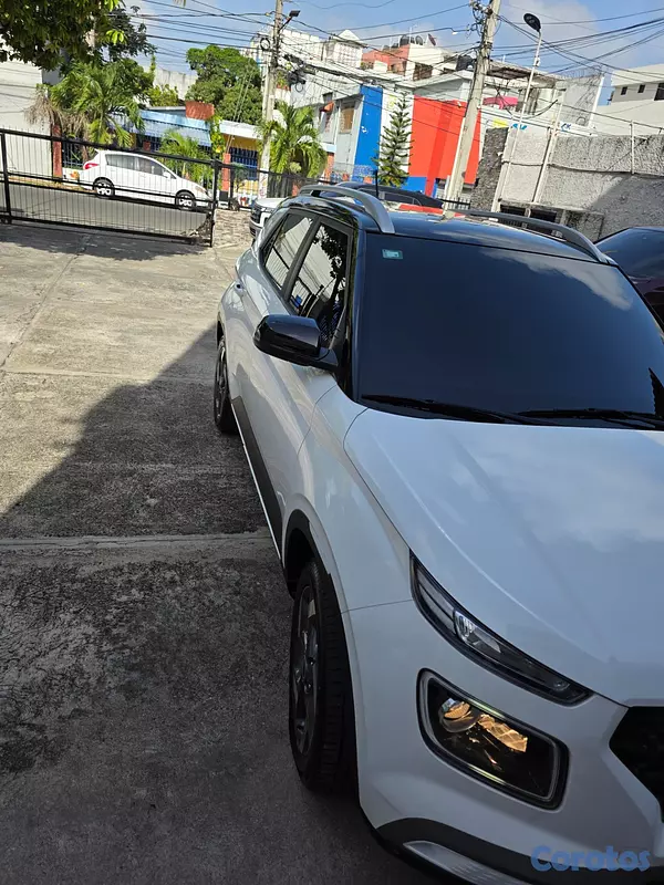 jeepetas y camionetas - Hyundai Venue 2024 - Solo 10,930 km - Único Dueño  5