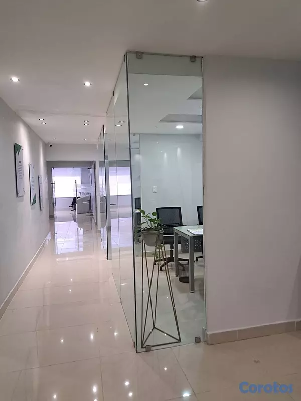 oficinas y locales comerciales - hermoso loca ideal para oficina  2