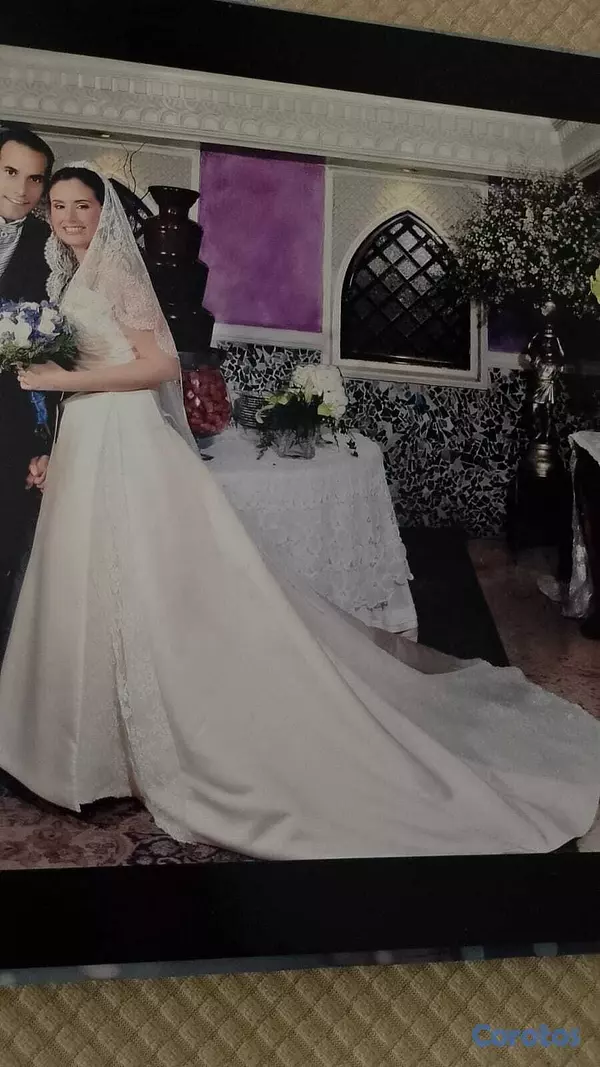 ropa para mujer - Vestido de novia con cola, clásico blanco hueso. E 1