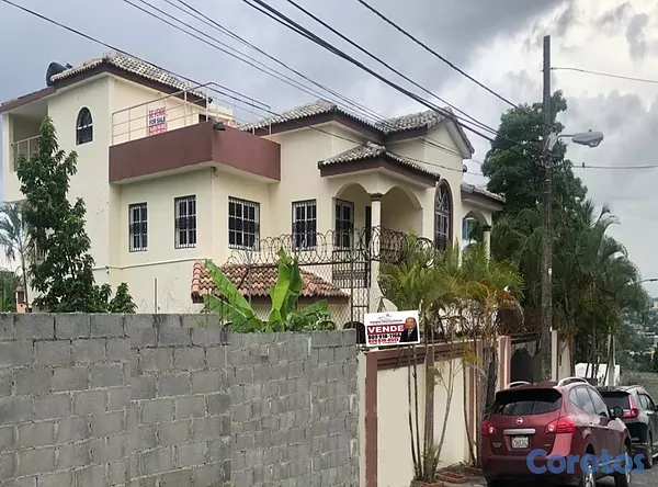 casas - Casa de 3 Niveles en el RESIDENCIAL MIRADOR DEL OE 7