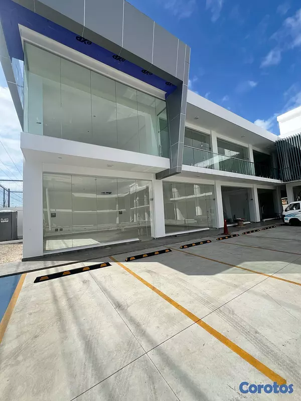 oficinas y locales comerciales - Locales en Villa Carmen Av. Charles de Gaulle  6