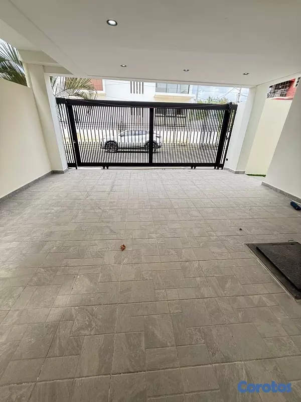 casas - venta de mansión con piscina y 382m en la autopista de san isidro Santo Domingo  7
