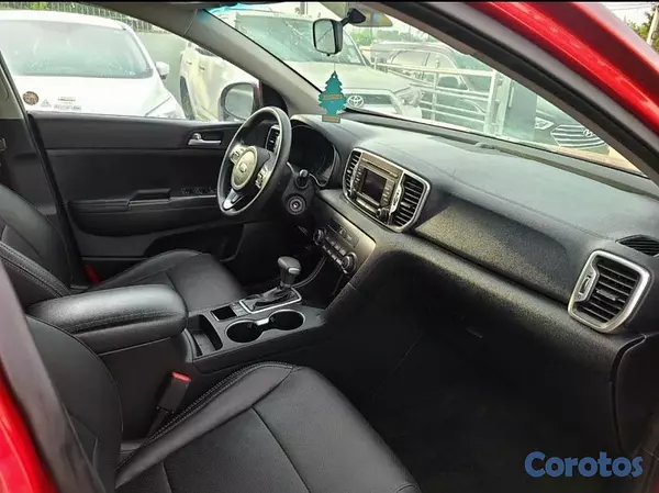 jeepetas y camionetas - Kia Sportage LX 2019 AWD - 65,000 Millas  6