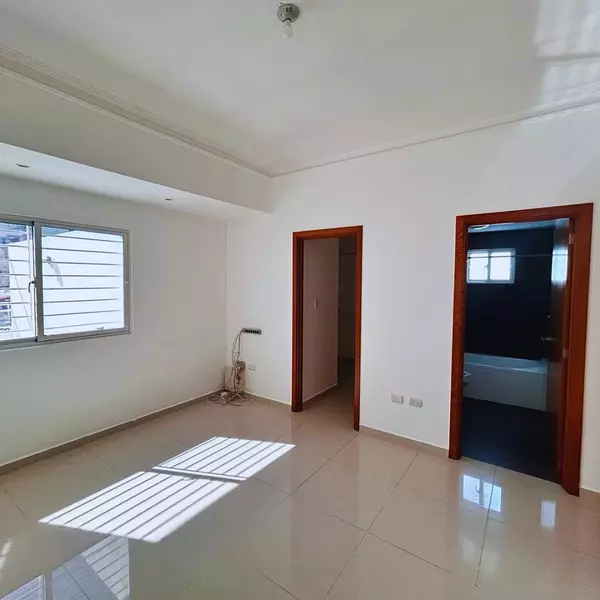 apartamentos - Apartamento en Alquiler en Evaristo Morales CON TERRAZA PRIVADA.
2 Hab 
US$1,300 3