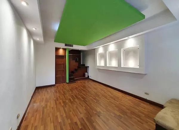 oficinas y locales comerciales - Local céntrico en Piantini 6