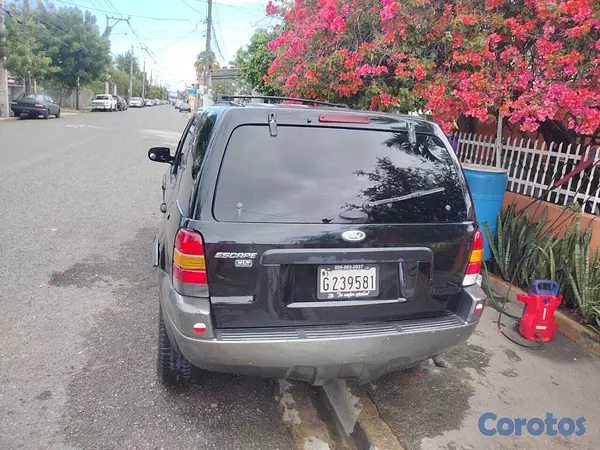 jeepetas y camionetas - Ford Escape 2005 Negociable 7