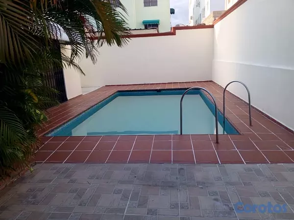casas - Casa  en venta en zona residencial, avenida Independencia distrito nacional 6