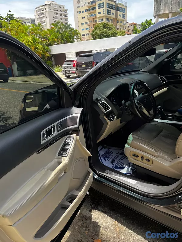 jeepetas y camionetas - FORD EXPLORER LIMITE NEGRA  9