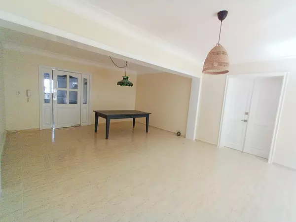 apartamentos - Se vende amplio apartamento en Evaristo Morales 5