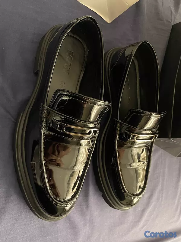 zapatos para mujer -  mocasines de charol con suela gruesa de la marca boohooMAN 2