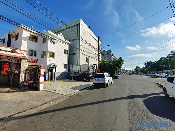 oficinas y locales comerciales - Oficinas y Locales en Zona Céntrica, Frente a Plaza de la Salud desde RD$12,500 3