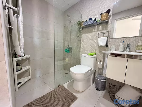 apartamentos - vendo naco no barrio tres habitaciones con su baño tres parqueo balcón balcón 9