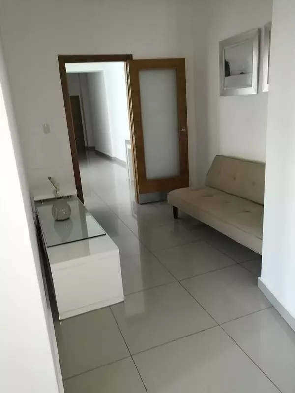 apartamentos - Alquiler: Apartamento 3 habs, amueblado, equipado con linea blanca, Serralles. 
 5
