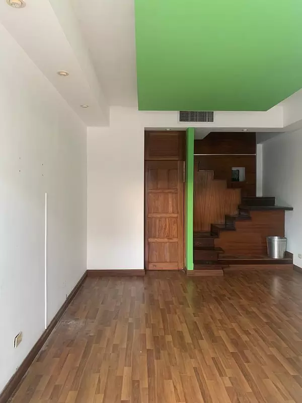 oficinas y locales comerciales - Local céntrico en Piantini 3