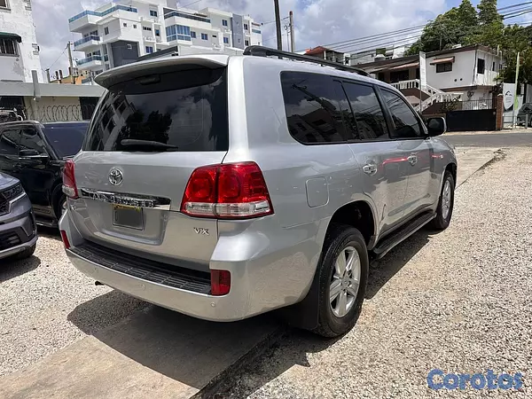 jeepetas y camionetas - Toyota Land Cruiser vx  10