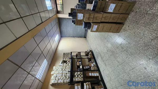 oficinas y locales comerciales - Local Comercial en venta en la Avenida 27 de Febrero 7