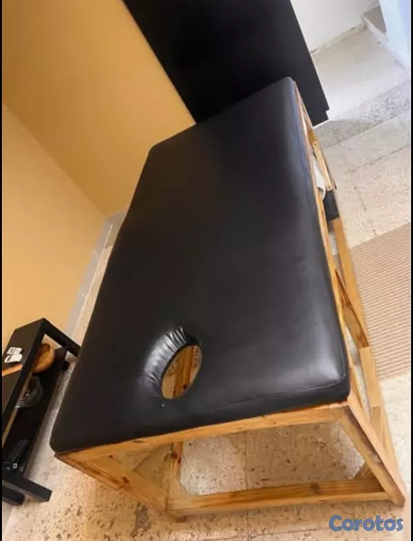 Salud y Equipamiento Médico - vendo tres camillas de masajes  amplias y confortables. 6