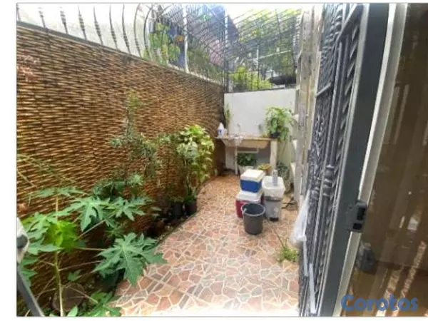 casas - Casa de 3 habitaciones en venta en Evaristo Morale 2