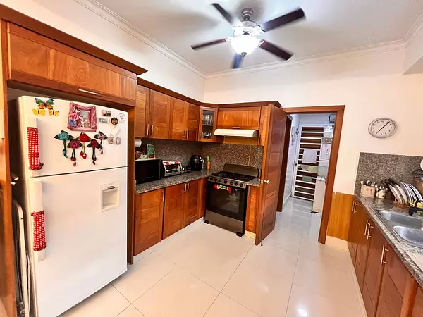 apartamentos - APARTAMENTO 2DO NIVEL EN VENTA ENSANCHE OZAMA 1736 7