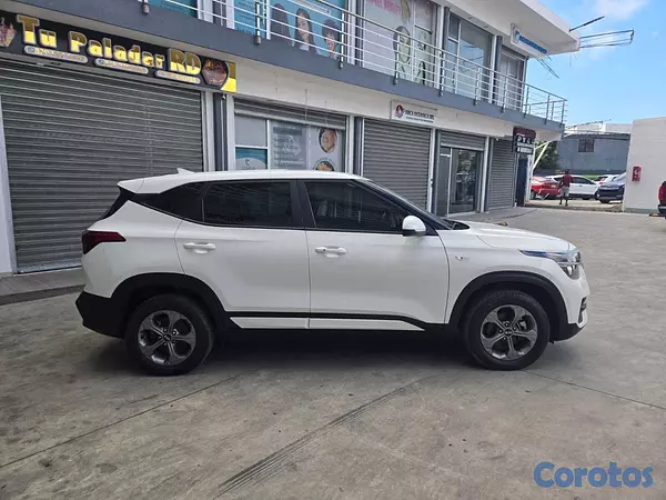 jeepetas y camionetas - KIA SELTOS 2022 BLANCO DIESEL 14