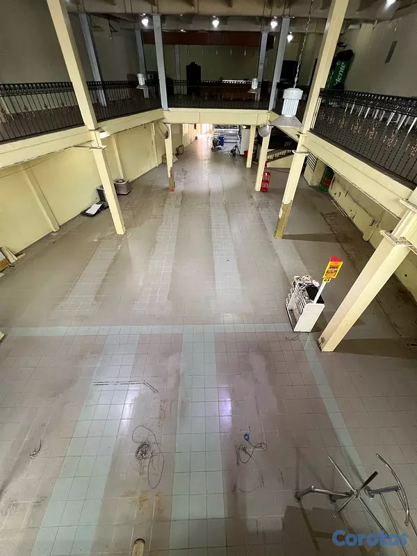 oficinas y locales comerciales - Local comercial de dos niveles con estructura de hormigón armado NAGUA 5