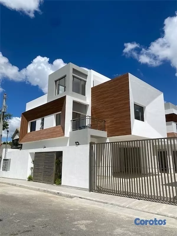 casas - Venta de casa en la autopista de san Isidro prado oriental proyecto cerrado  1