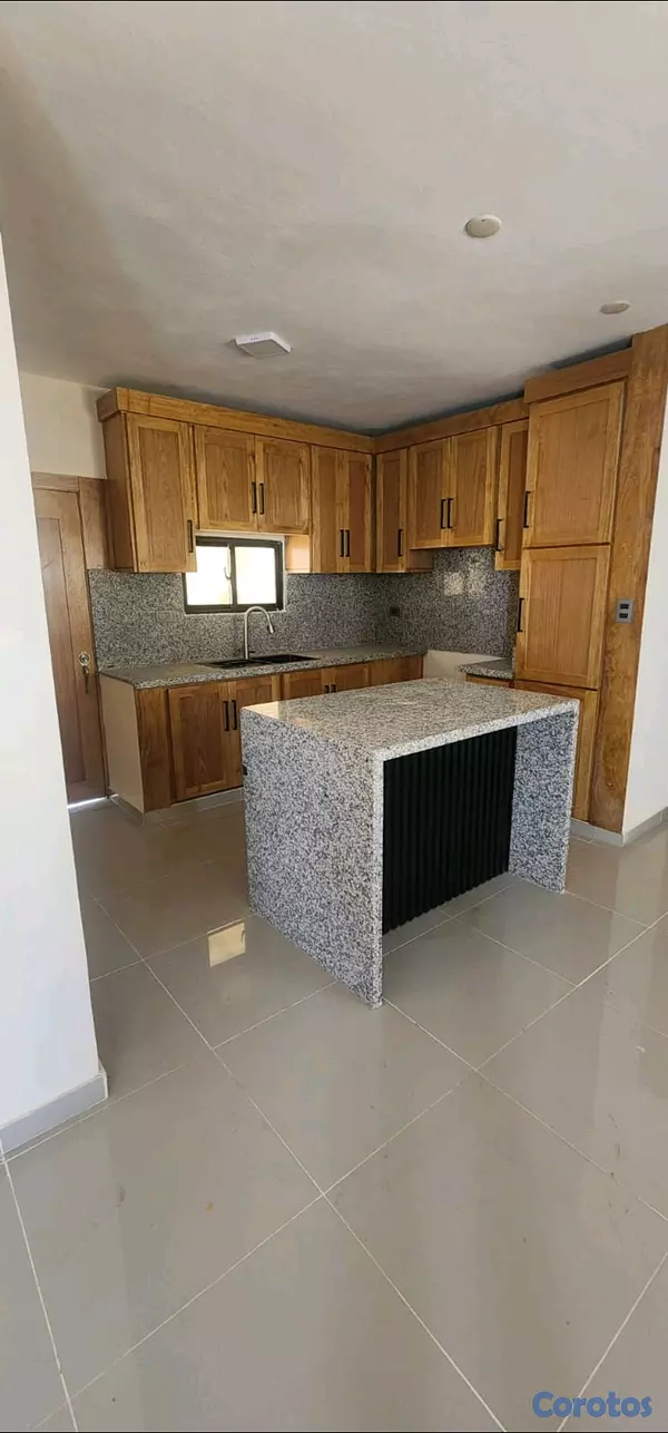 casas - Vendo casa con exelente ubicación en Urb Las Antillas  7