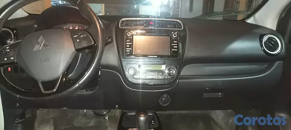 carros - Mishubichi mirage g4 2020 13