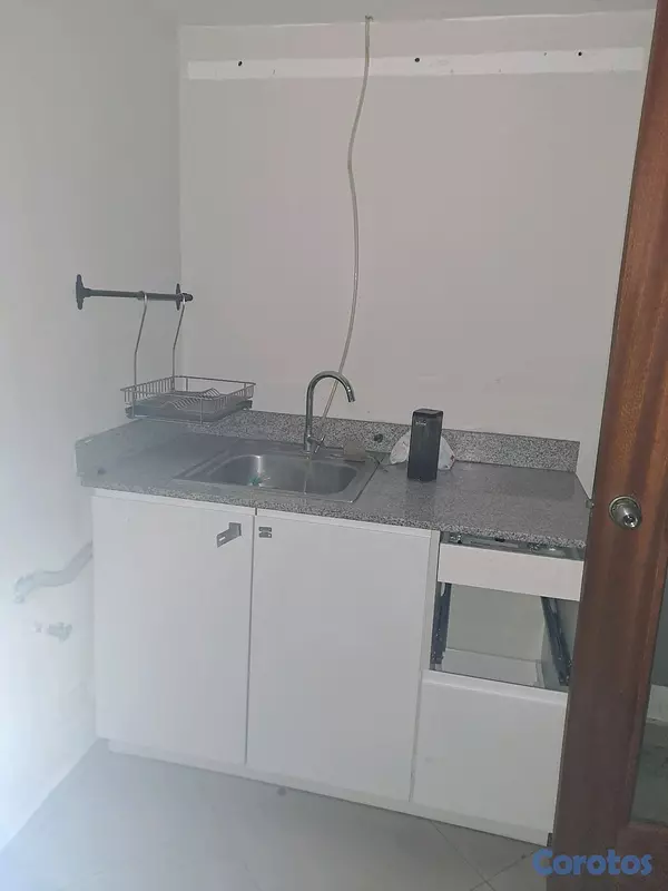 oficinas y locales comerciales - alquilo local 1er piso 50 mts en Julieta  5