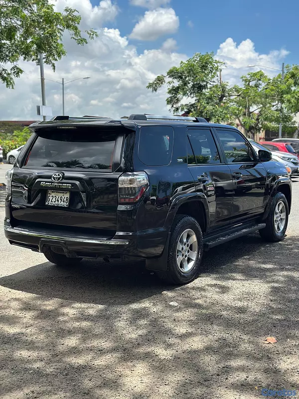 jeepetas y camionetas - Oferta Toyota 4Runner SR5 2011 Unico dueño. 4