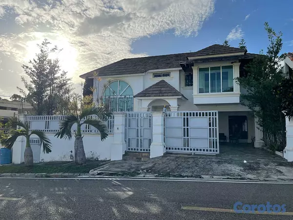 casas - Exclusiva y amplia propiedad ubicada en el sector  1
