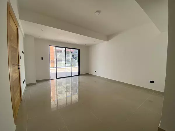 apartamentos - Apartamento 2do piso con  terraza en los restaurad 6