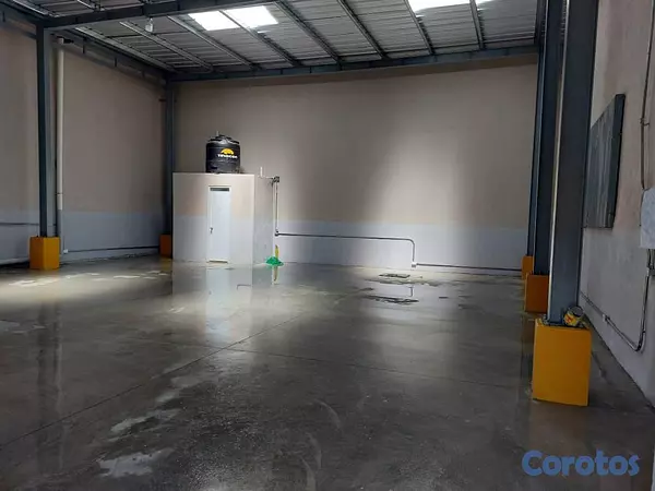 oficinas y locales comerciales - Nave industrial de 145mt2 en alquiler en Herrera 2