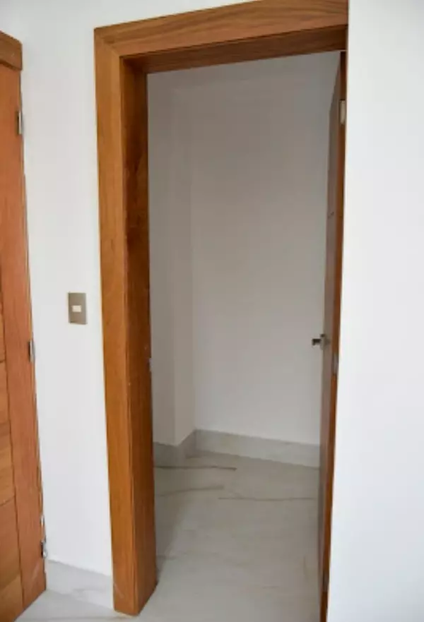 casas - Se Vende Casa de 2 Niveles en Las Carmelitas  3